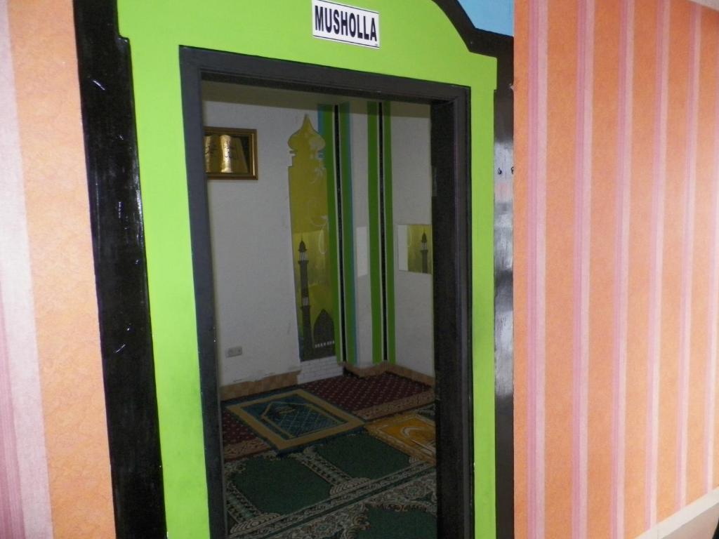 Al-Badar Hotel Syariah Makassar Ngoại thất bức ảnh
